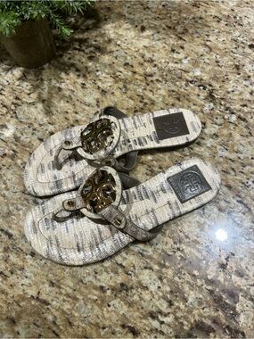 Tory Burch Beige Lizard Leather Logo Thong Miller Sandals with Gold Medallion 7M